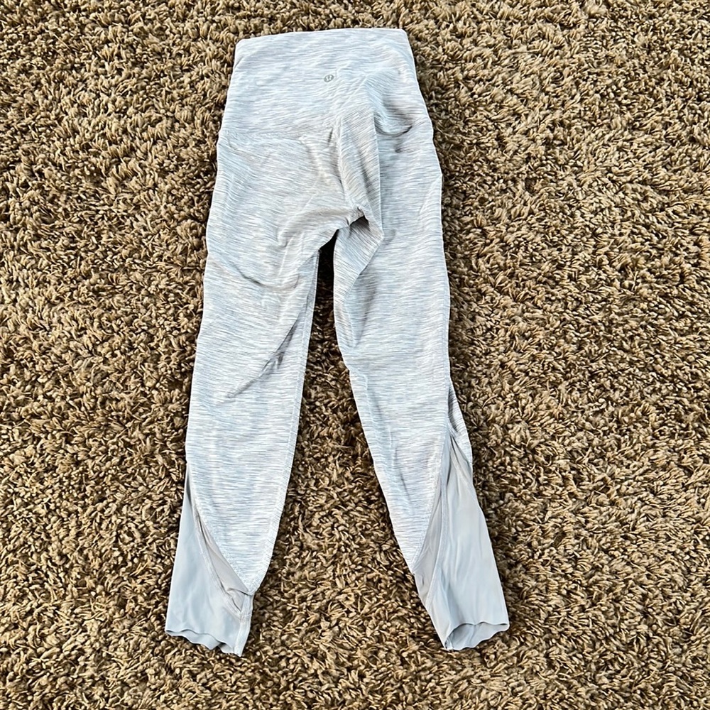 Lululemon Wunder Under Scalloped Hem high rise crop legging. Size 0